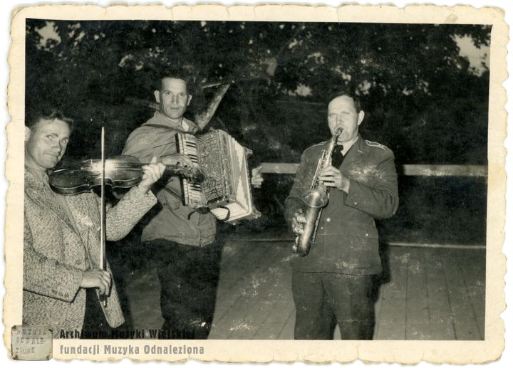 Powiśle Maciejowice, muzykanci na weselu, 1970
